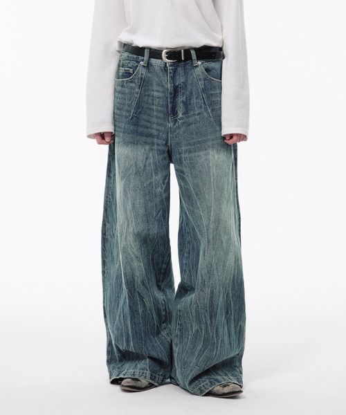 Camphor wood（カンファーウッド）の「CRACKED CHEMICAL-WASHED WIDE BAGGY JEANS / クラック加工ケミカルウォッシュワイドバギーシーンズ（デニムパンツ・メンズ・ブラック/インディゴブルー/ピンク系・SMALL/MEDIUM/LARGE）」の2枚目の写真
