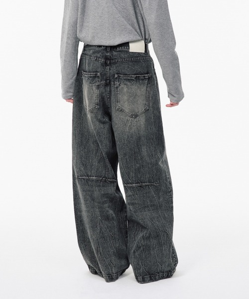 Camphor wood（カンファーウッド）の「CRACKED CHEMICAL-WASHED WIDE BAGGY JEANS / クラック加工ケミカルウォッシュワイドバギーシーンズ（デニムパンツ・メンズ・ブラック/インディゴブルー/ピンク系・SMALL/MEDIUM/LARGE）」の10枚目の写真