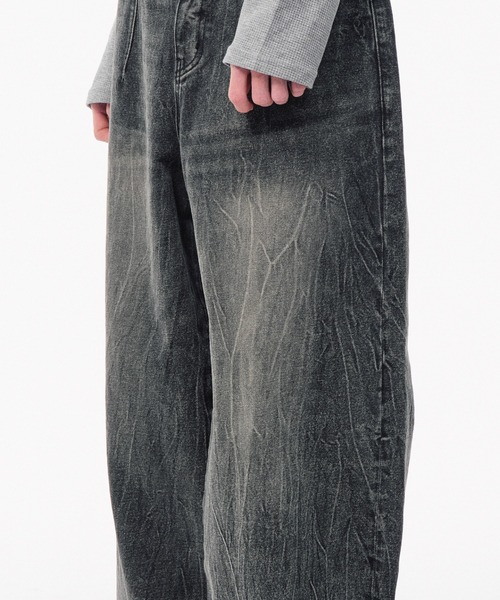 Camphor wood（カンファーウッド）の「CRACKED CHEMICAL-WASHED WIDE BAGGY JEANS / クラック加工ケミカルウォッシュワイドバギーシーンズ（デニムパンツ・メンズ・ブラック/インディゴブルー/ピンク系・SMALL/MEDIUM/LARGE）」の14枚目の写真