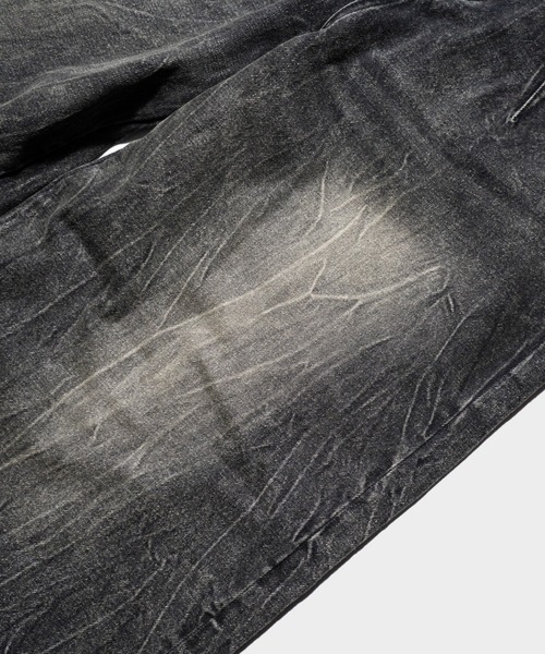 Camphor wood（カンファーウッド）の「CRACKED CHEMICAL-WASHED WIDE BAGGY JEANS / クラック加工ケミカルウォッシュワイドバギーシーンズ（デニムパンツ・メンズ・ブラック/インディゴブルー/ピンク系・SMALL/MEDIUM/LARGE）」の18枚目の写真