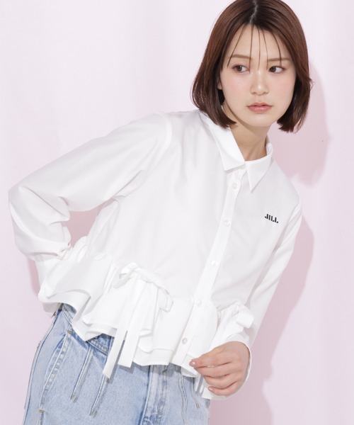 JILL by JILL STUART(ジルバイジルスチュアート)の「フリルヘムショートブラウス(シャツ/ブラウス・レディース・ネイビー/ホワイト/ブルー・FREE)」の2枚目の写真