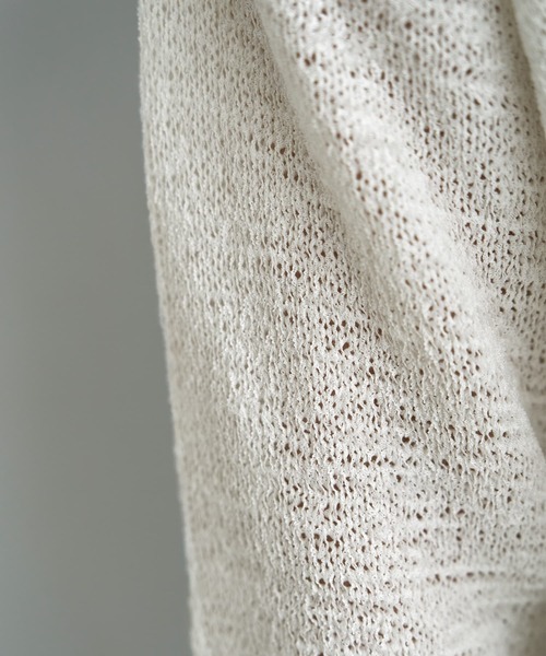 STYLE DELI（スタイルデリ）の「微シアーシャリ感Vネックニット（ニット/セーター・レディース・ライトグレー/オフホワイト・FREE）」の11枚目の写真