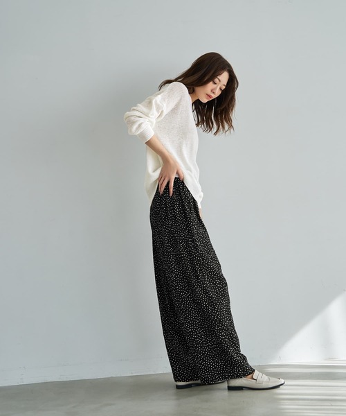 STYLE DELI（スタイルデリ）の「微シアーシャリ感Vネックニット（ニット/セーター・レディース・ライトグレー/オフホワイト・FREE）」の14枚目の写真