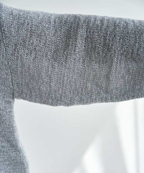 STYLE DELI（スタイルデリ）の「微シアーシャリ感Vネックニット（ニット/セーター・レディース・ライトグレー/オフホワイト・FREE）」の9枚目の写真