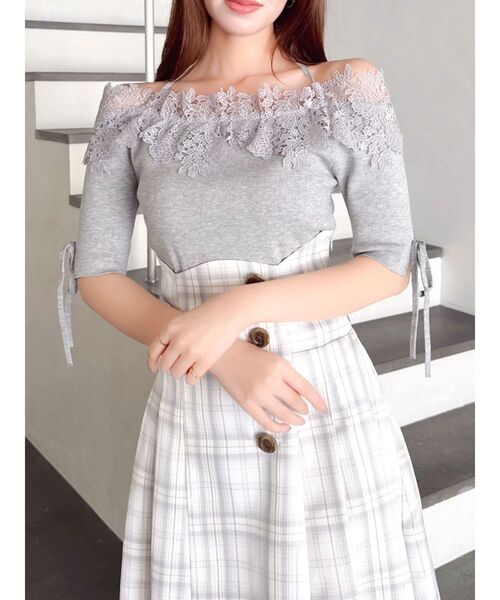 dazzlin（ダズリン）の「レースオフショルニットトップス（ニット/セーター・レディース・グレー/ブラック/オフホワイト・FREE）」の12枚目の写真