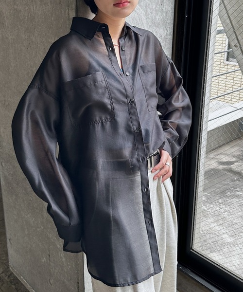 PAGEBOY（ページボーイ）の「クルケアシアーシャツロングスリーブ（シャツ/ブラウス・レディース・オフホワイト/ブラック/ブルー/ドット・FREE）」の2枚目の写真