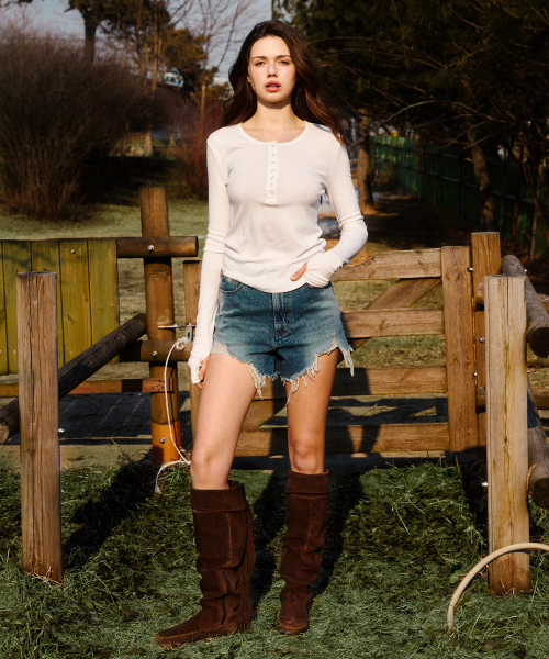 ERER(エルエル)の「Henley Neck Soft T-shirt White(Tシャツ/カットソー・レディース・ホワイト・F)」の7枚目の写真