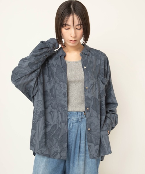 RNA-N(アールエヌエーエヌ)の「B2958 リーフストライプ柄シャツ(シャツ/ブラウス・レディース・ベージュ/ネイビー/グレー・FREE)」の9枚目の写真