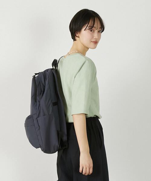 MELROSE claire（メルローズ クレール）の「【撥水軽量！大人の12ポケットリュック】（バックパック/リュック・レディース・ブラック/ベージュ/ダークグレー・FREE）」の3枚目の写真