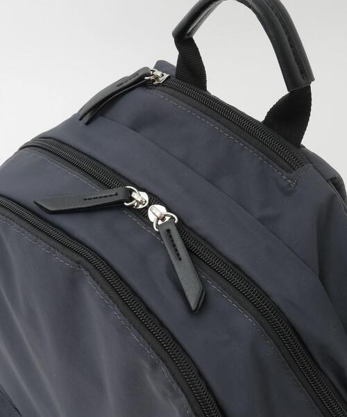 MELROSE claire（メルローズ クレール）の「【撥水軽量！大人の12ポケットリュック】（バックパック/リュック・レディース・ブラック/ベージュ/ダークグレー・FREE）」の6枚目の写真