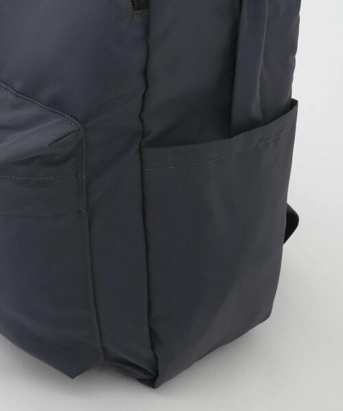 MELROSE claire（メルローズ クレール）の「【撥水軽量！大人の12ポケットリュック】（バックパック/リュック・レディース・ブラック/ベージュ/ダークグレー・FREE）」の7枚目の写真