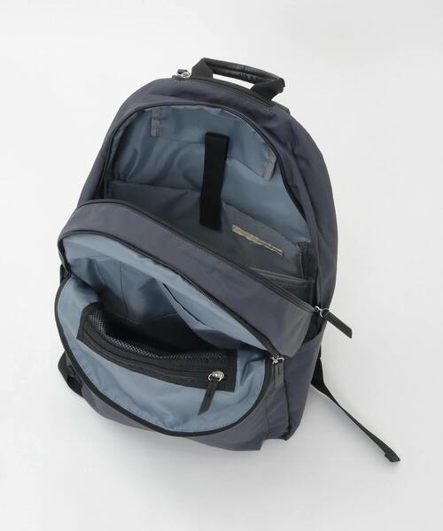 MELROSE claire（メルローズ クレール）の「【撥水軽量！大人の12ポケットリュック】（バックパック/リュック・レディース・ブラック/ベージュ/ダークグレー・FREE）」の9枚目の写真