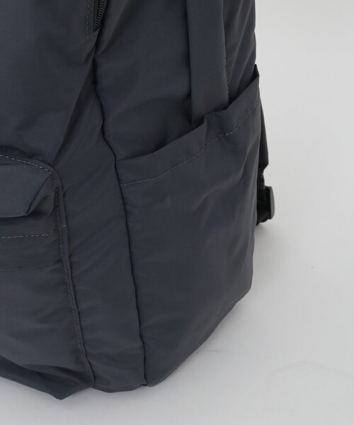 MELROSE claire（メルローズ クレール）の「【撥水軽量！大人の12ポケットリュック】（バックパック/リュック・レディース・ブラック/ベージュ/ダークグレー・FREE）」の16枚目の写真