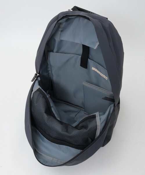 MELROSE claire（メルローズ クレール）の「【撥水軽量！大人の12ポケットリュック】（バックパック/リュック・レディース・ブラック/ベージュ/ダークグレー・FREE）」の18枚目の写真