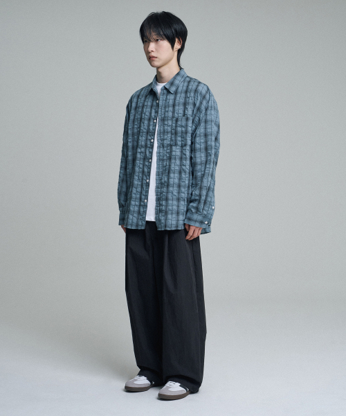 MOOVN（ムブン）の「ヴィンテージリンクルチェックシャツブルー（シャツ/ブラウス・メンズ・その他・LARGE/MEDIUM）」の4枚目の写真