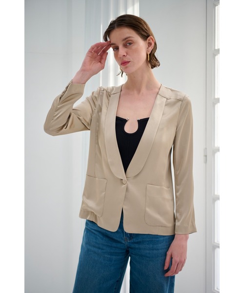 Estella.K(エステラケー)の「Rosana Jacket エアリーサテンジャケット(その他アウター・レディース・ベージュ/オフホワイト/ブラック・FREE)」の1枚目の写真