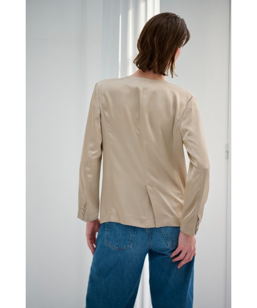 Estella.K(エステラケー)の「Rosana Jacket エアリーサテンジャケット(その他アウター・レディース・ベージュ/オフホワイト/ブラック・FREE)」の11枚目の写真