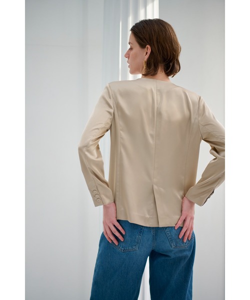 Estella.K(エステラケー)の「Rosana Jacket エアリーサテンジャケット(その他アウター・レディース・ベージュ/オフホワイト/ブラック・FREE)」の14枚目の写真