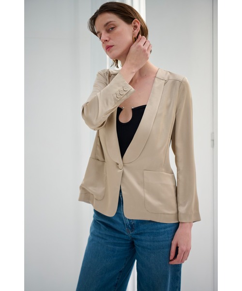 Estella.K(エステラケー)の「Rosana Jacket エアリーサテンジャケット(その他アウター・レディース・ベージュ/オフホワイト/ブラック・FREE)」の15枚目の写真