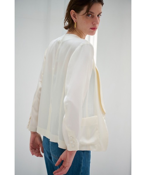 Estella.K(エステラケー)の「Rosana Jacket エアリーサテンジャケット(その他アウター・レディース・ベージュ/オフホワイト/ブラック・FREE)」の21枚目の写真