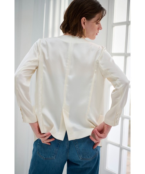 Estella.K(エステラケー)の「Rosana Jacket エアリーサテンジャケット(その他アウター・レディース・ベージュ/オフホワイト/ブラック・FREE)」の20枚目の写真