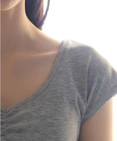 DEVIWEAR(デヴィウェア)の「JULLY シャーリング キャップスリーブ DEVI-T0130-メランジグレー(Tシャツ/カットソー・レディース・ミックスグレー・FREE)」の4枚目の写真