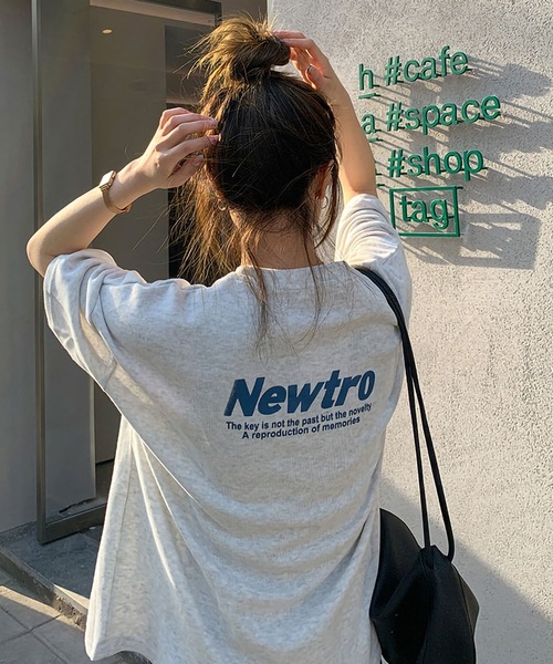 ARCADE(アーケード)の「韓国風 オーバーサイズ ロゴ 半袖Tシャツ ドロップショルダー -ARCADE Limited Line-(Tシャツ/カットソー・レディース・ネイビー/オートミール/スモークピンク・FREE)」の2枚目の写真
