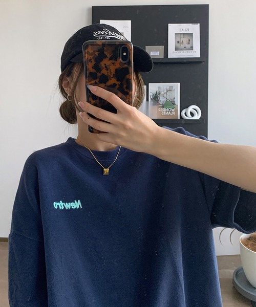 ARCADE(アーケード)の「韓国風 オーバーサイズ ロゴ 半袖Tシャツ ドロップショルダー -ARCADE Limited Line-(Tシャツ/カットソー・レディース・ネイビー/オートミール/スモークピンク・FREE)」の3枚目の写真