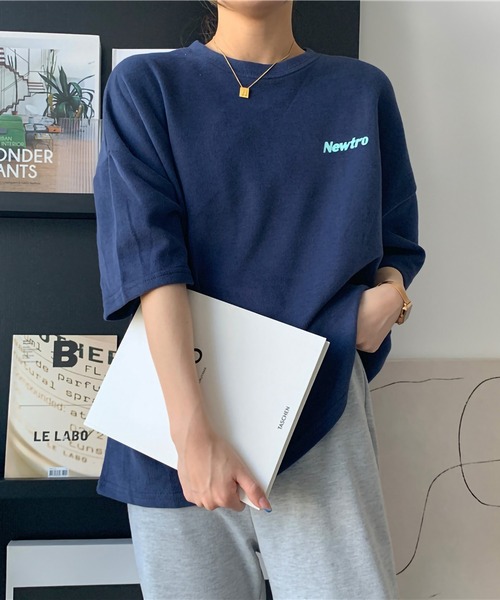 ARCADE(アーケード)の「韓国風 オーバーサイズ ロゴ 半袖Tシャツ ドロップショルダー -ARCADE Limited Line-(Tシャツ/カットソー・レディース・ネイビー/オートミール/スモークピンク・FREE)」の8枚目の写真