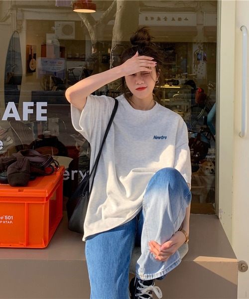ARCADE(アーケード)の「韓国風 オーバーサイズ ロゴ 半袖Tシャツ ドロップショルダー -ARCADE Limited Line-(Tシャツ/カットソー・レディース・ネイビー/オートミール/スモークピンク・FREE)」の5枚目の写真