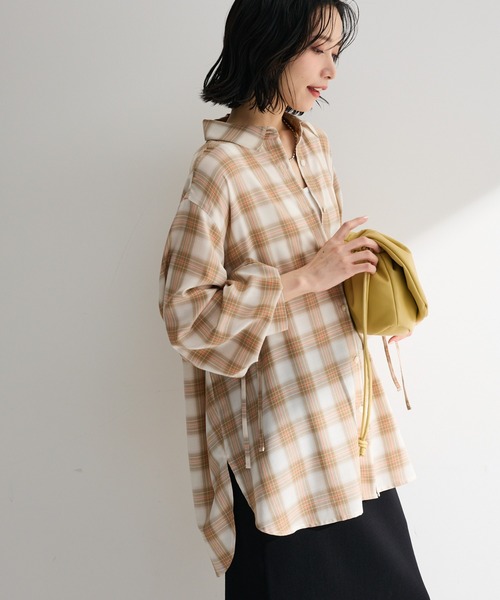 Green Parks(グリーンパークス)の「【しゃれシャツ】イージーケアシャーリングシャツ(シャツ/ブラウス・レディース・ブラック/サックスブルー/オフホワイト/ベージュ・FREE)」の3枚目の写真