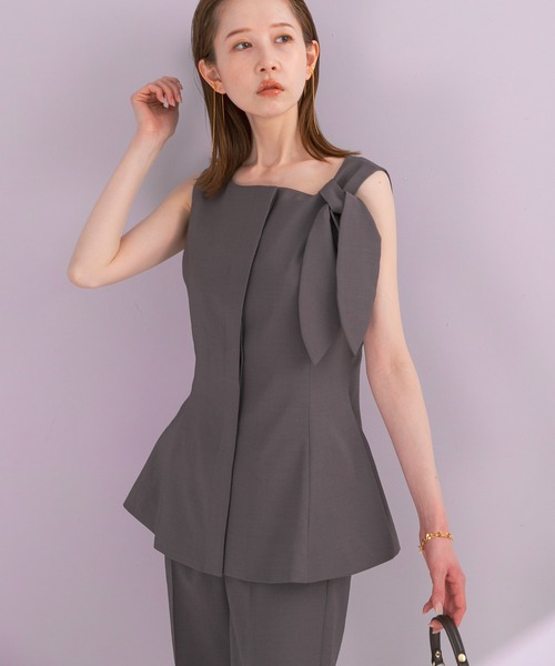 URBAN RESEARCH ROSSO WOMEN（アーバンリサーチ　ロッソ）の「リボンデザイン2WAYジレセットアップ（セットアップ・レディース・チャコールグレー/ブラック・38/36）」の3枚目の写真