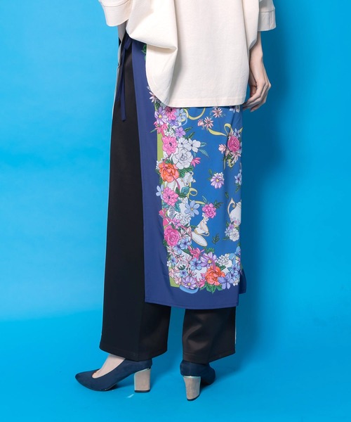 iS ScoLar(イズスカラー)の「561227:スカーフ柄巻きスカート付きパンツ(その他パンツ・レディース・ネイビー/ブラック/アイボリー・M)」の8枚目の写真