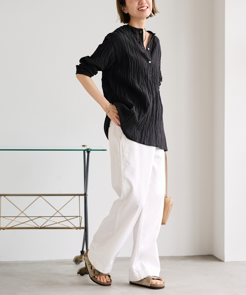 FRAMeWORK（フレームワーク）の「LINENmixクレープヘンリーネックブラウス（シャツ/ブラウス・レディース・ホワイト/ブラック/サックスブルー/ブルー・FREE）」の6枚目の写真