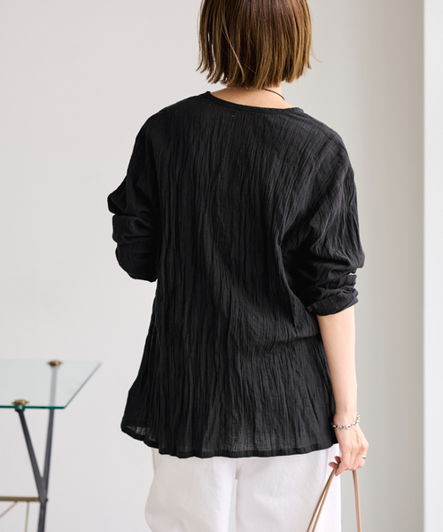 FRAMeWORK（フレームワーク）の「LINENmixクレープヘンリーネックブラウス（シャツ/ブラウス・レディース・ホワイト/ブラック/サックスブルー/ブルー・FREE）」の13枚目の写真