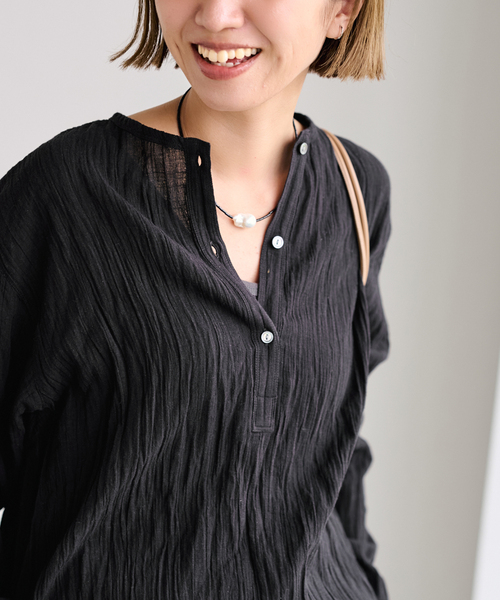 FRAMeWORK（フレームワーク）の「LINENmixクレープヘンリーネックブラウス（シャツ/ブラウス・レディース・ホワイト/ブラック/サックスブルー/ブルー・FREE）」の15枚目の写真