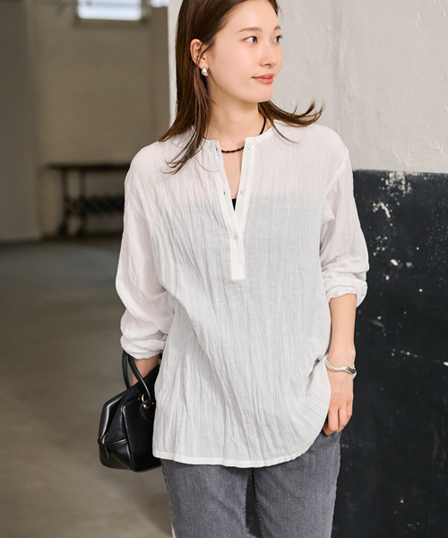 FRAMeWORK（フレームワーク）の「LINENmixクレープヘンリーネックブラウス（シャツ/ブラウス・レディース・ホワイト/ブラック/サックスブルー/ブルー・FREE）」の19枚目の写真