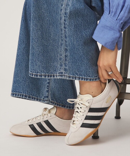 green label relaxing(グリーンレーベルリラクシング)の「<adidas Originals>トーキョー スニーカー / Tokyo(スニーカー・レディース・ベージュ/オフホワイト/ブラック・24.5cm/23cm/24cm/23.5cm/22.5cm/25cm)」の2枚目の写真