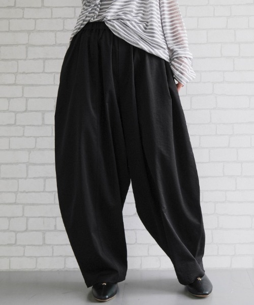 aquagarage(アクアガレージ)の「バレルレッグパンツ(その他パンツ・レディース・ブラック/アイボリー/チャコール・L/M)」の17枚目の写真