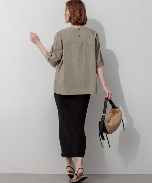 23区 L(ニジュウサンクオオキイサイズ)の「コットンナイロンタイプライター T ブラウス(シャツ/ブラウス・レディース・ホワイト系/ブラウン系/カーキ系・44/46)」の8枚目の写真
