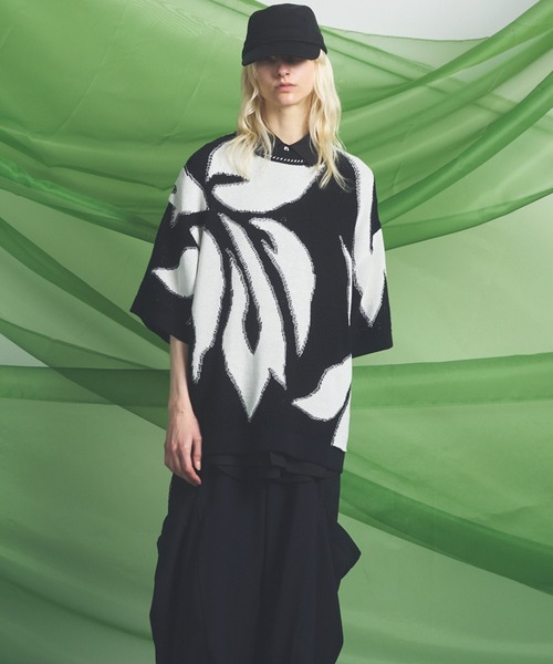 MAISON SPECIAL(メゾンスペシャル)の「《UNISEX》Flower Pattern Mesh Jacquard Prime-Over Short Sleeve Knit T-shirt/フラワーパターンメッシュジャガードプライムオーバーショートスリーブニットTシャツ【MAISON SPECIAL/メゾンスペシャル】(Tシャツ/カットソー・メンズ・オレンジ/ブラック/ブルー・0/1/2)」の7枚目の写真