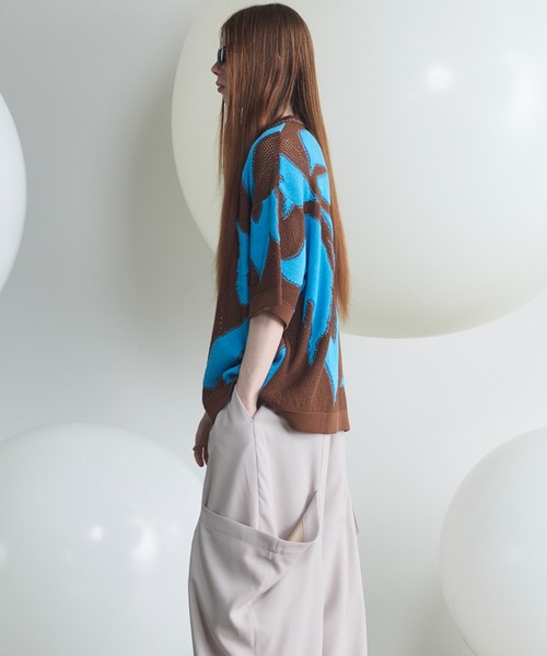 MAISON SPECIAL(メゾンスペシャル)の「《UNISEX》Flower Pattern Mesh Jacquard Prime-Over Short Sleeve Knit T-shirt/フラワーパターンメッシュジャガードプライムオーバーショートスリーブニットTシャツ【MAISON SPECIAL/メゾンスペシャル】(Tシャツ/カットソー・メンズ・オレンジ/ブラック/ブルー・0/1/2)」の11枚目の写真