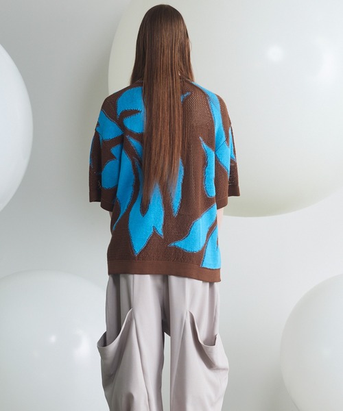 MAISON SPECIAL(メゾンスペシャル)の「《UNISEX》Flower Pattern Mesh Jacquard Prime-Over Short Sleeve Knit T-shirt/フラワーパターンメッシュジャガードプライムオーバーショートスリーブニットTシャツ【MAISON SPECIAL/メゾンスペシャル】(Tシャツ/カットソー・メンズ・オレンジ/ブラック/ブルー・0/1/2)」の12枚目の写真
