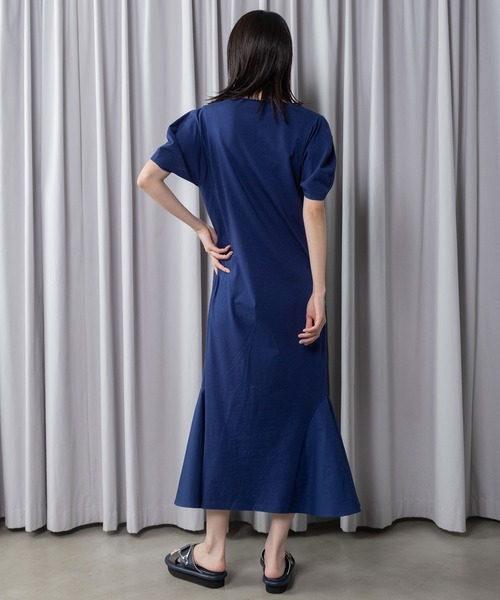 MARECHAL TERRE(マルシャルテル)の「ドレープ&タックワンピース(ワンピース・レディース・ライトカーキ/ブラック/ネイビー/ベージュ・MEDIUM)」の6枚目の写真