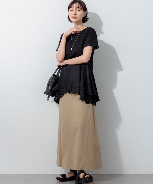 23区(ニジュウサンク)の「エンブロイダリーコンビジャージー ぺプラム カットソー(Tシャツ/カットソー・レディース・ホワイト系/ダークブラウン系/ブラック系・38)」の5枚目の写真