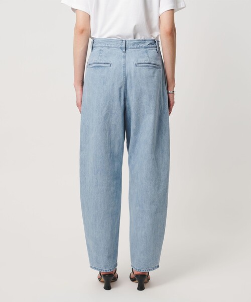UNITED ARROWS(ユナイテッドアローズ)の「カーブ デニムパンツ(デニムパンツ・レディース・ライトブルー/ダークグレー/コバルトブルー・38/36)」の15枚目の写真