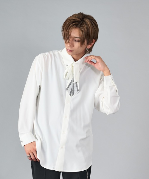 REGIEVO(レジエボ)の「エレガントなリボン付きシャツ(シャツ/ブラウス・メンズ・ブラック/オフホワイト・LARGE/MEDIUM)」の4枚目の写真