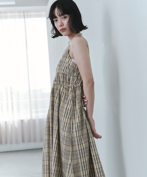 EMMEL REFINES(エメルリファインズ)の「<EMMEL REFINES>EM ビッグチェック キャミワンピース(ワンピース・レディース・オフホワイト/イエロー・S/M)」の3枚目の写真