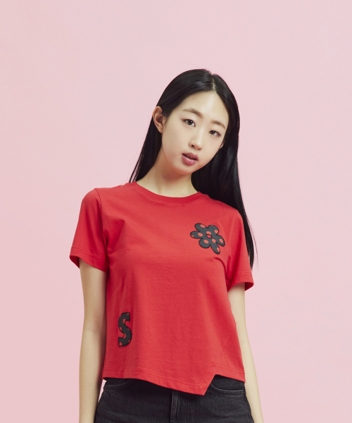 OWURA（オウラ）の「ロゴアプリケーションショートスリーブTシャツ_レッド（Tシャツ/カットソー・レディース・その他・FREE）」の2枚目の写真