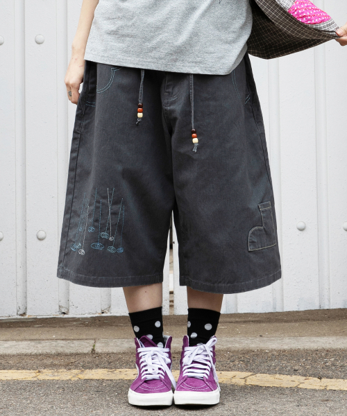 RuNaKi'Hu'(ルナキフ)の「WXP090 シトシト長雨バミューダパンツ (チャコール)(その他パンツ・レディース・その他・1/2/3)」の2枚目の写真
